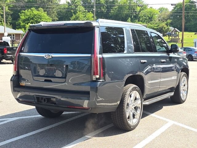 2020 Cadillac Escalade — detail view