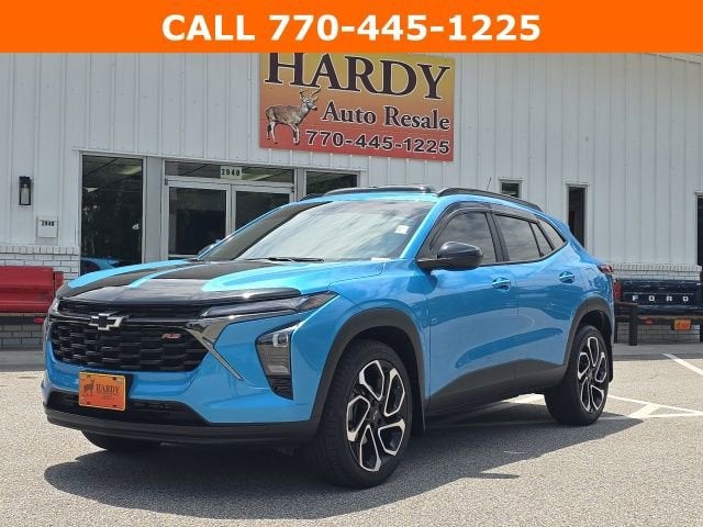2025 Chevrolet Trax 2RS in Marina Blue Metallic — front three-quarter view